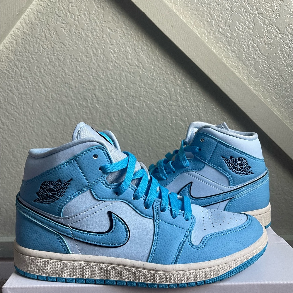 Women's Air Jordans Mid**